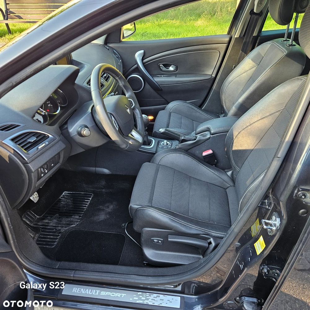 Renault Megane TCe 180 GT - 14