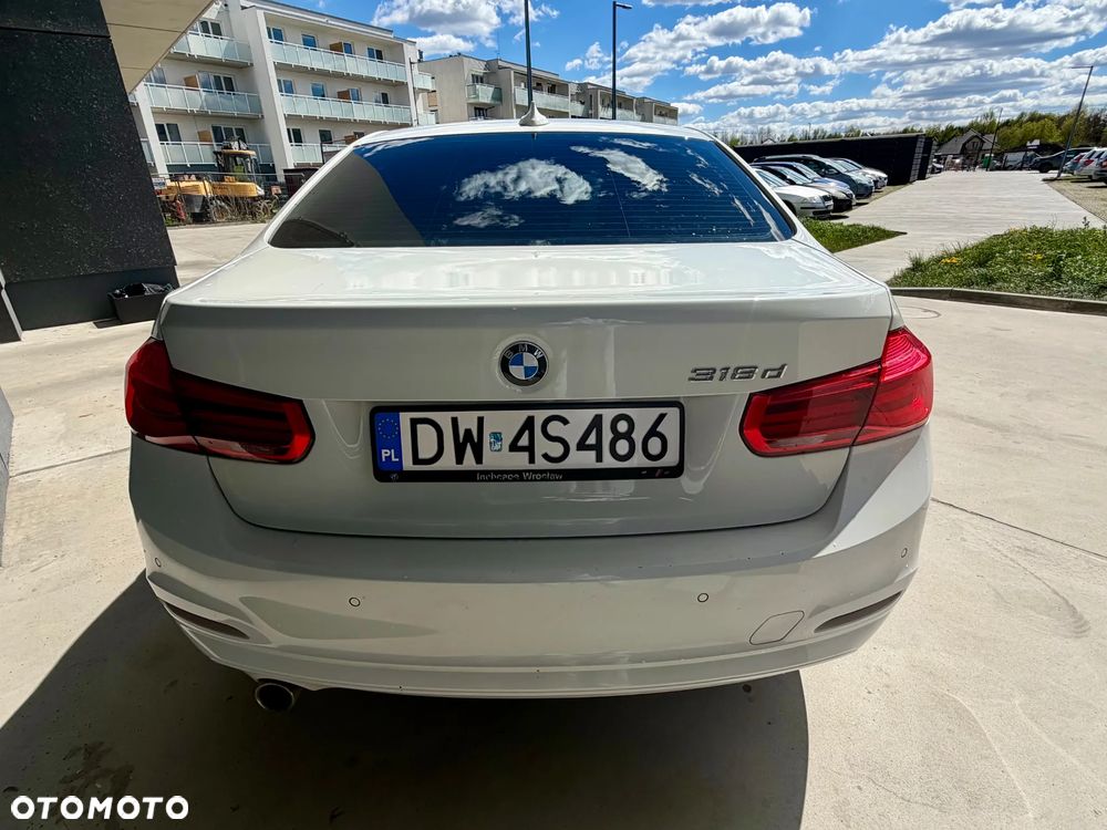 BMW Seria 3 318d - 4