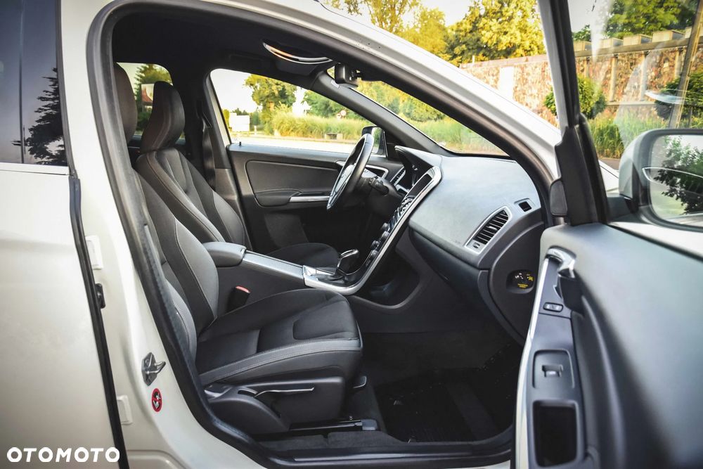 Volvo XC 60 2.4D AWD Momentum - 31