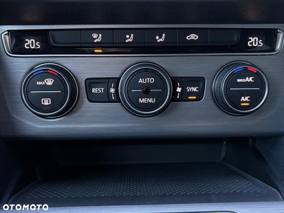 Volkswagen Passat - 9