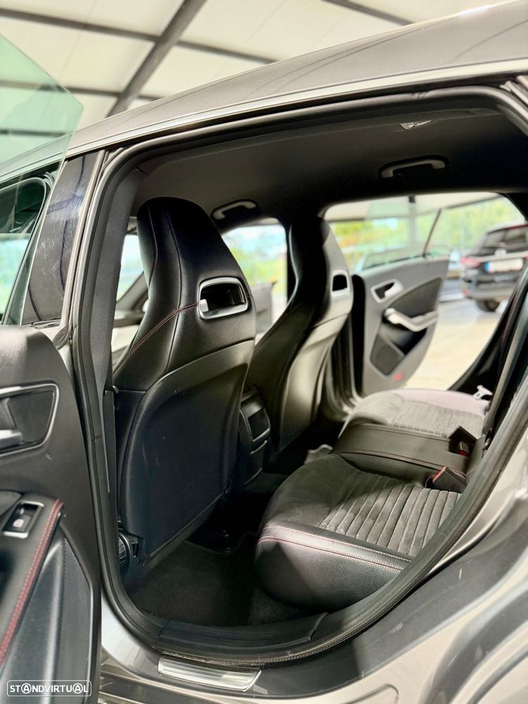 Mercedes-Benz CLA 180 d Shooting Brake AMG Line - 23