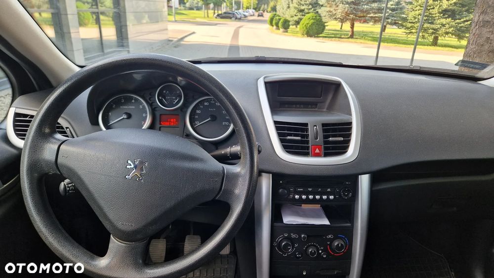 Peugeot 207 - 17