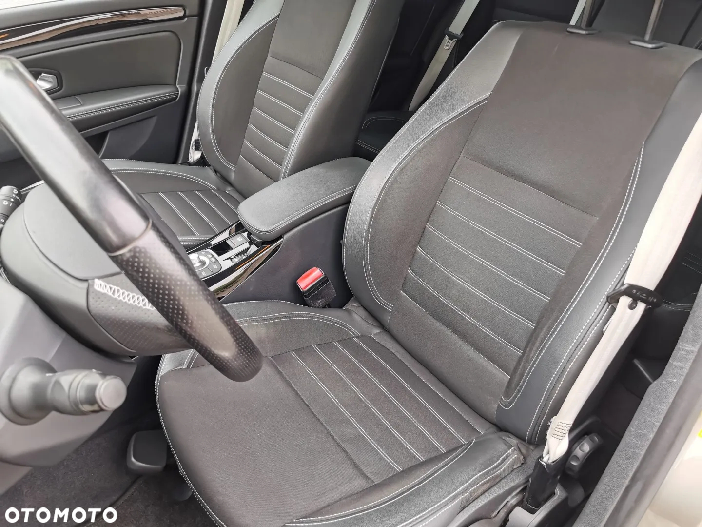 Renault Laguna Grandtour dCi 150 FAP Bose - 10