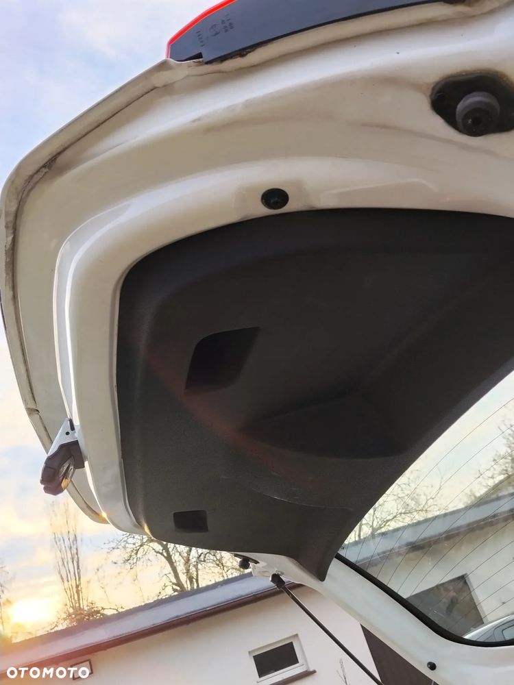 Opel CORSA -E VAN - 9