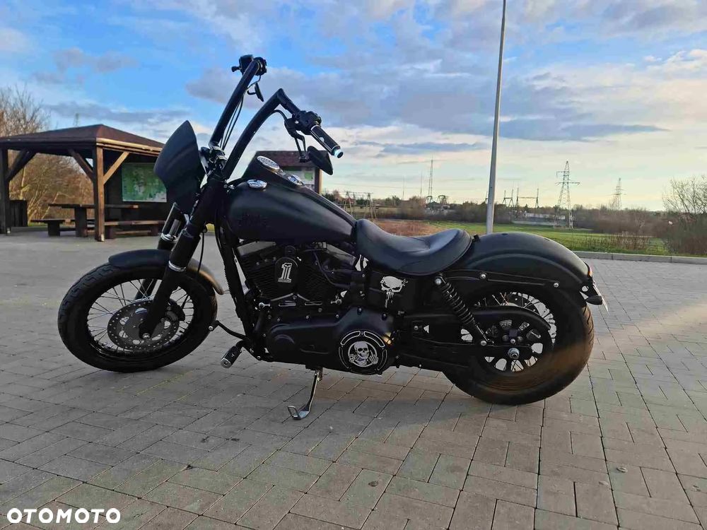 Harley-Davidson Dyna Street Bob - 12