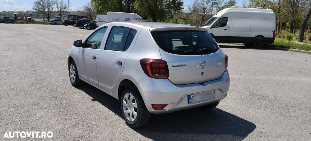 Dacia Sandero - 8