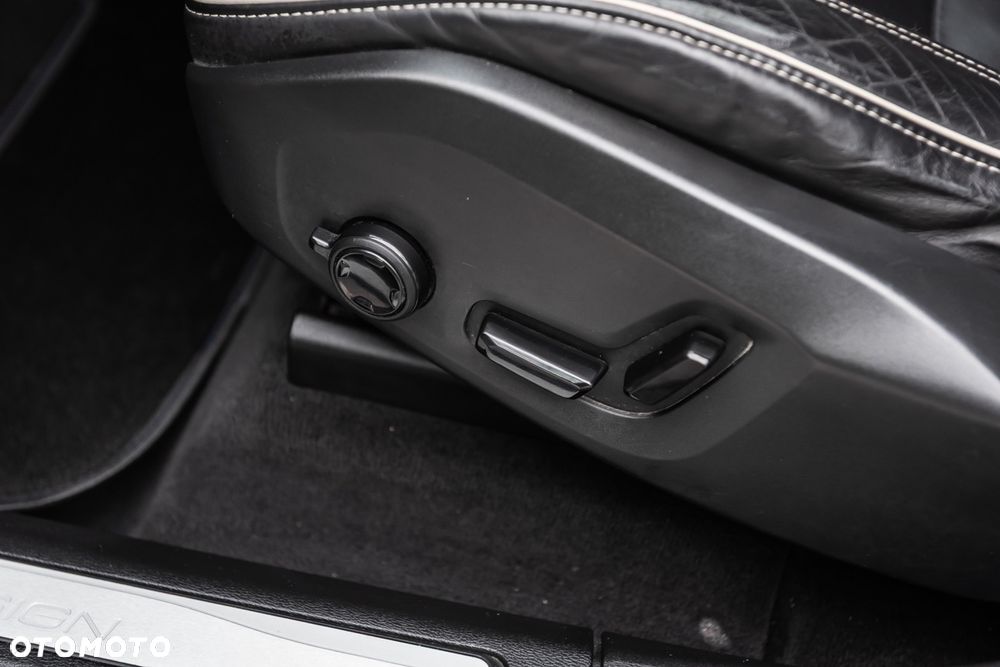 Volvo XC 60 D3 Drive-E R-Design Kinetic - 18