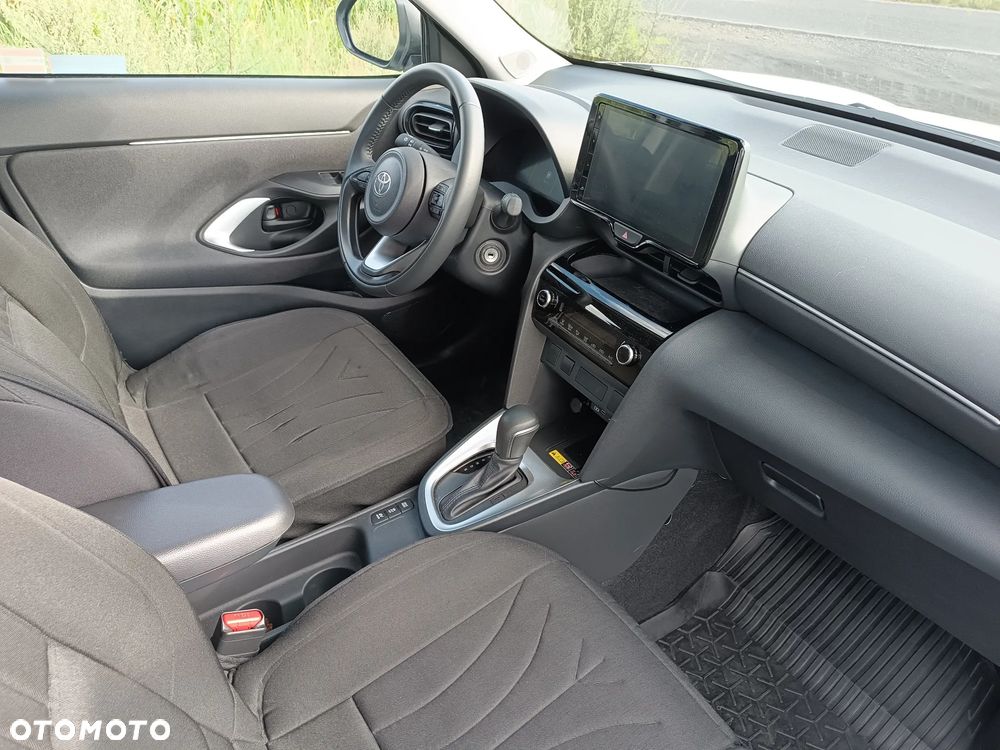 Toyota Yaris Cross - 12