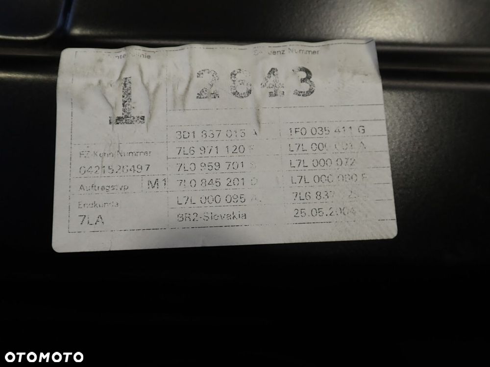 DRZWI LEWY PRZÓD VOLKSWAGEN TOUAREG 5.0 - 16