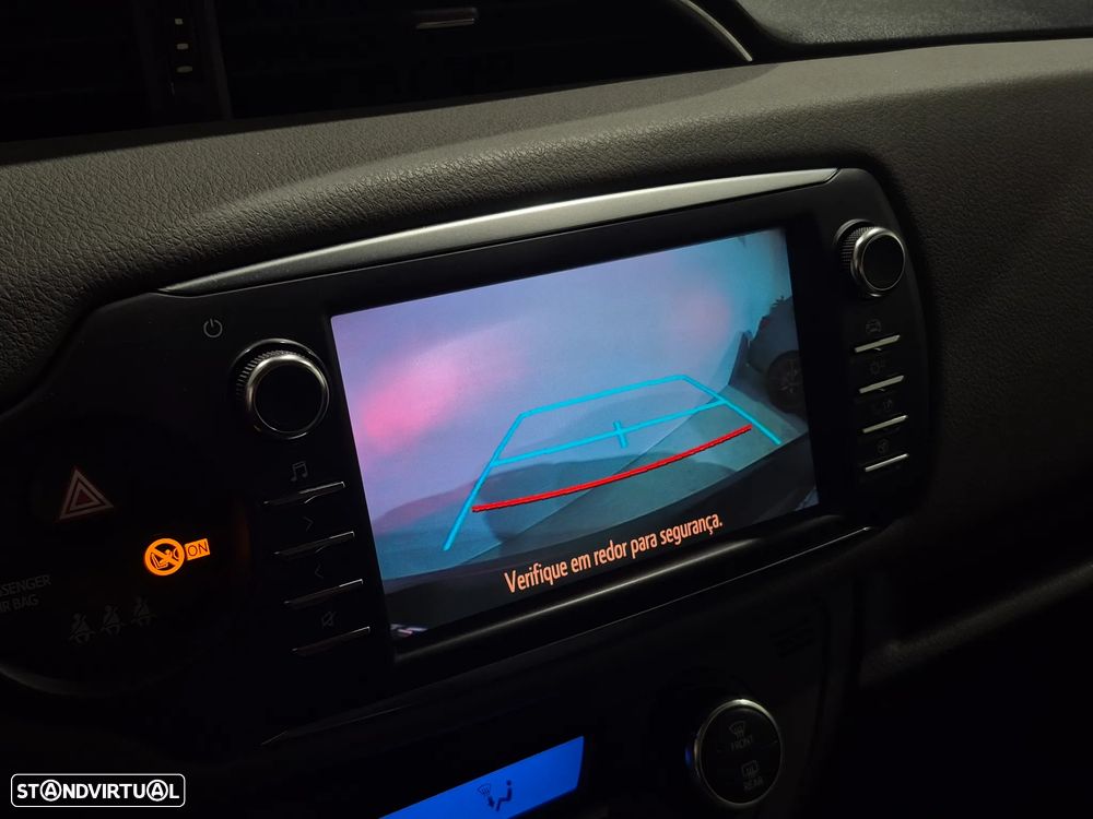 Toyota Yaris 1.5 HSD Comfort +P.Style+P.Techno - 14