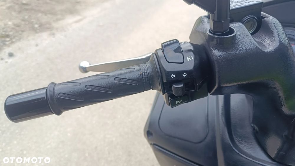 Suzuki Burgman - 14