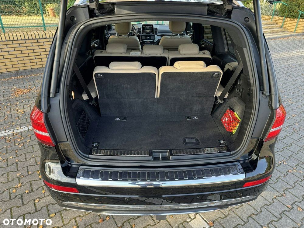 Mercedes-Benz GLS - 23