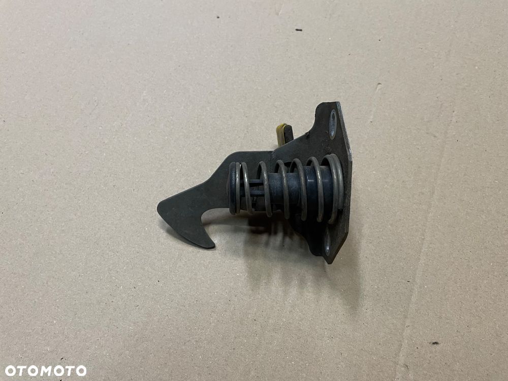 Zamek maski bmw 3 e90 e91 - 2