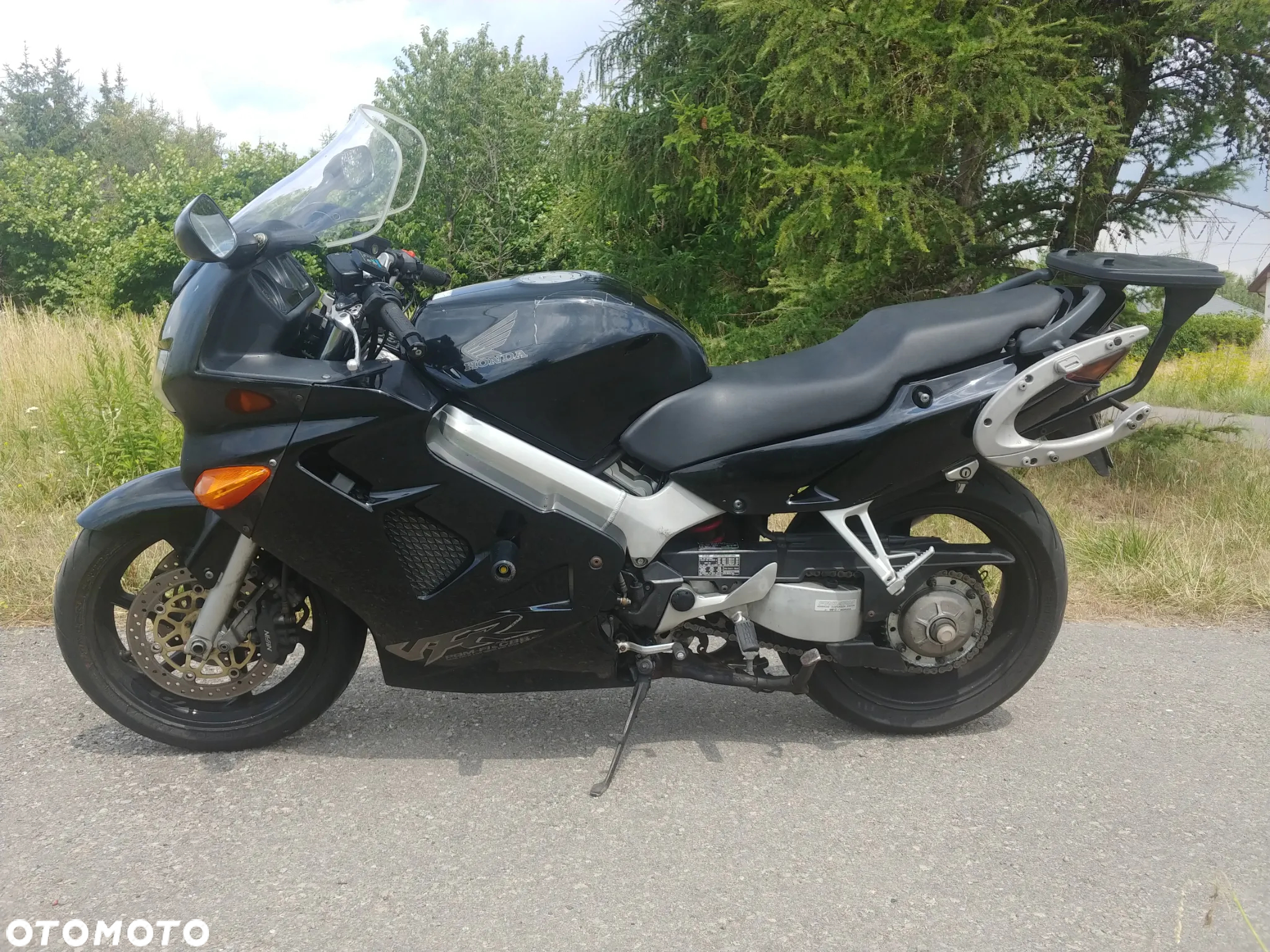 Honda VFR - 2