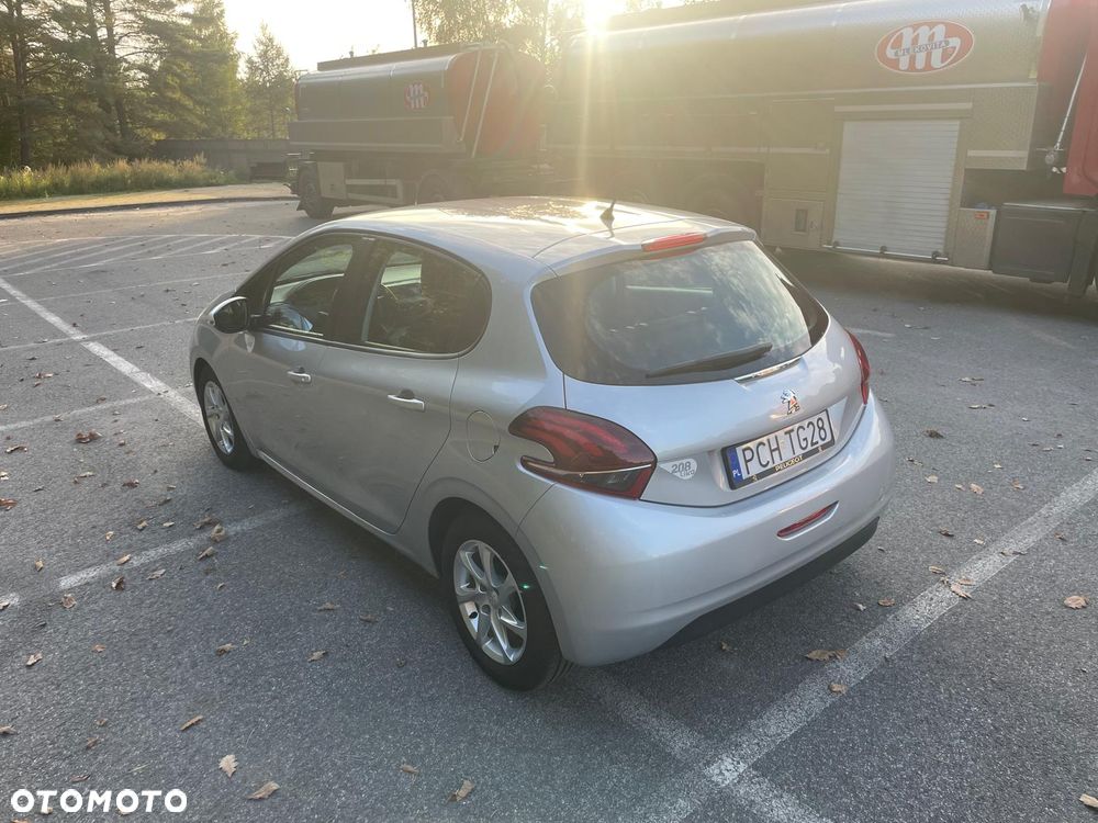 Peugeot 208 - 4