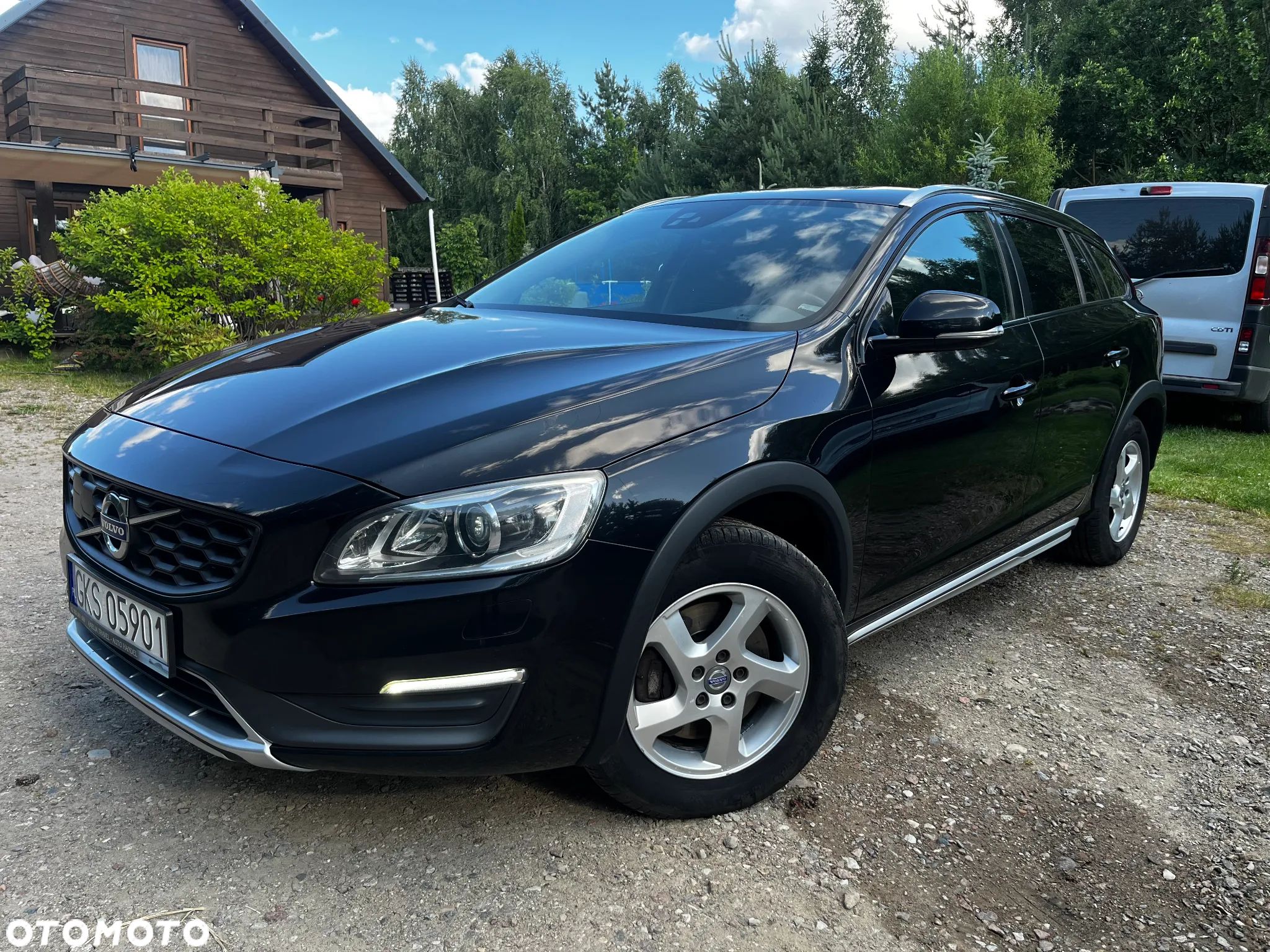 Volvo V60 D3 Drive-E Dynamic Edition (Momentum) - 1
