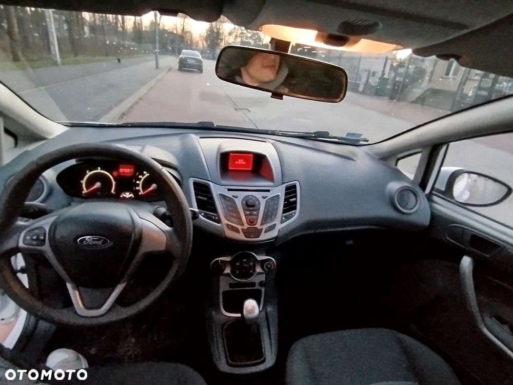 Ford Fiesta 1.4 TDCi Ambiente - 12