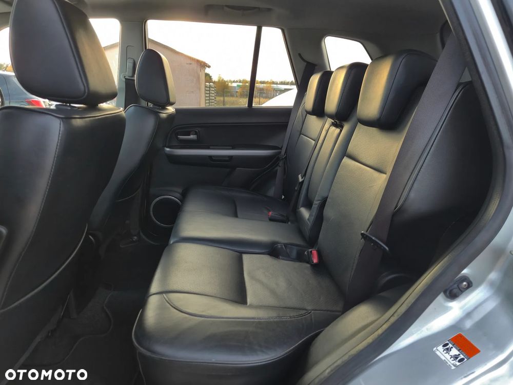 Suzuki Grand Vitara 2.0 De luxe - 20