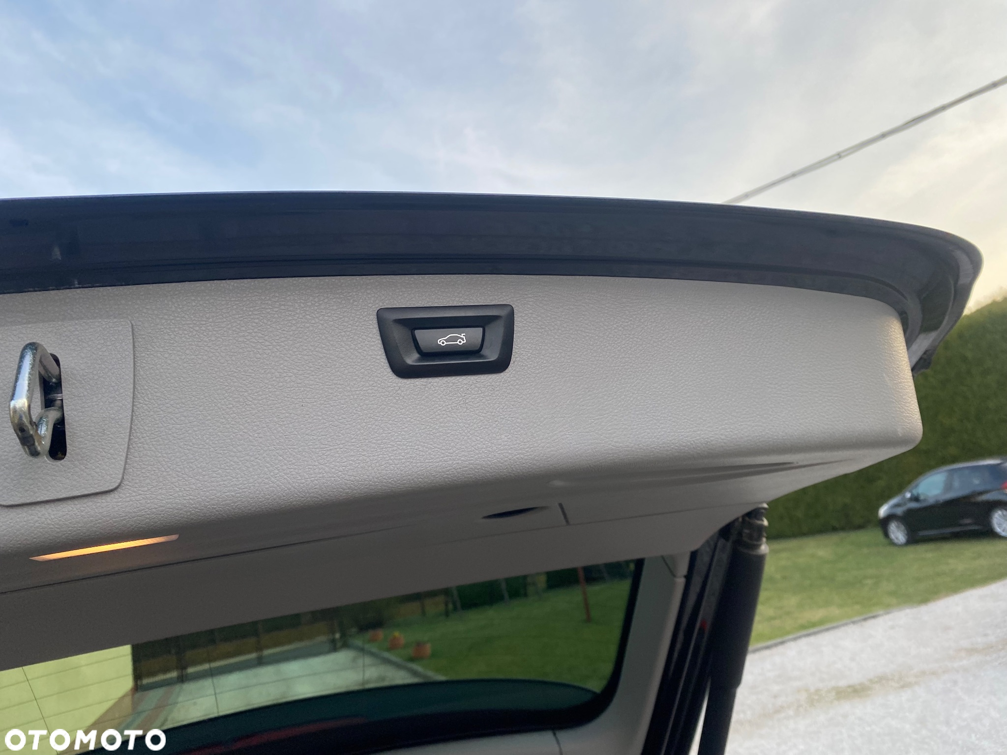 BMW Seria 3 318d Touring - 13