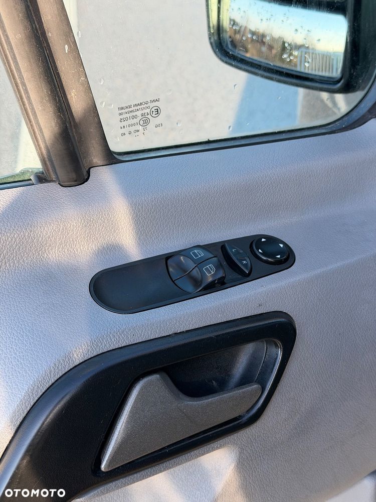 Mercedes-Benz Sprinter - 16