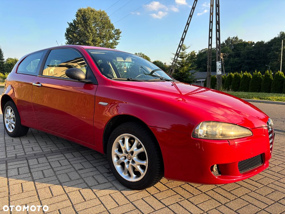 Alfa Romeo 147 1.6 Twin Spark Distinctive - 13
