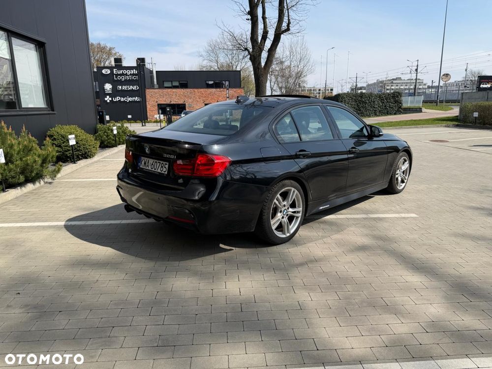 BMW Seria 3 328i xDrive - 7