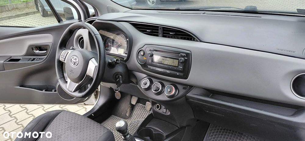 Toyota Yaris - 4