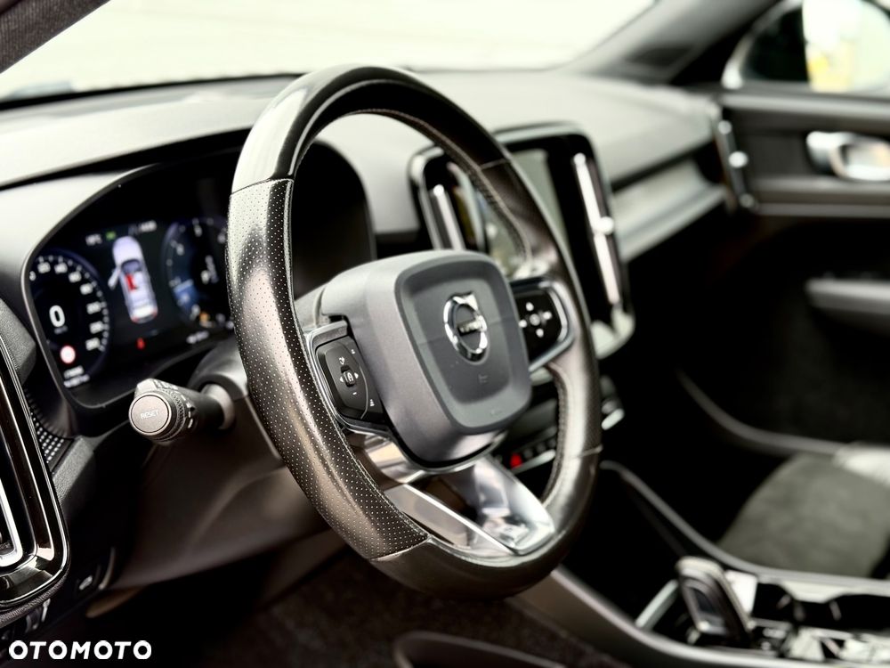 Volvo XC 40 D3 SCR R-Design - 24