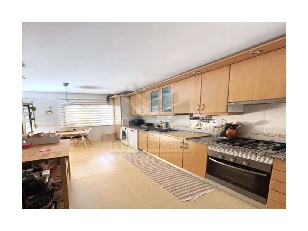 Apartamento 1ºandar, Suíte, Terraço, Urbanização Fidalguinhos - Grande imagem: 4/28
