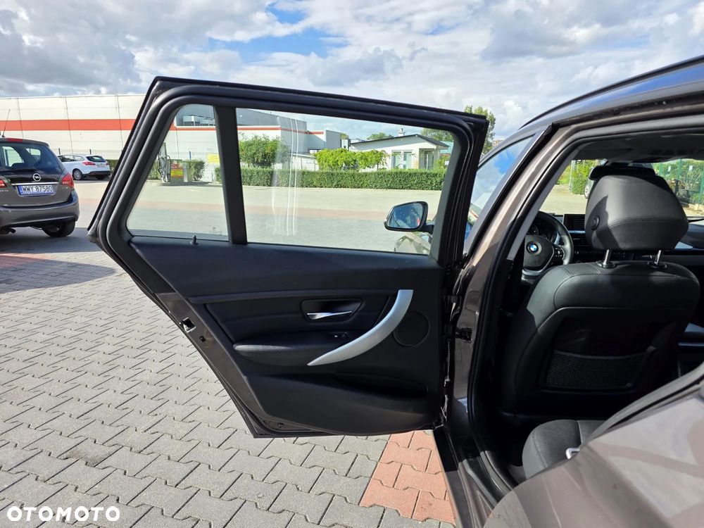 BMW Seria 3 316i - 10