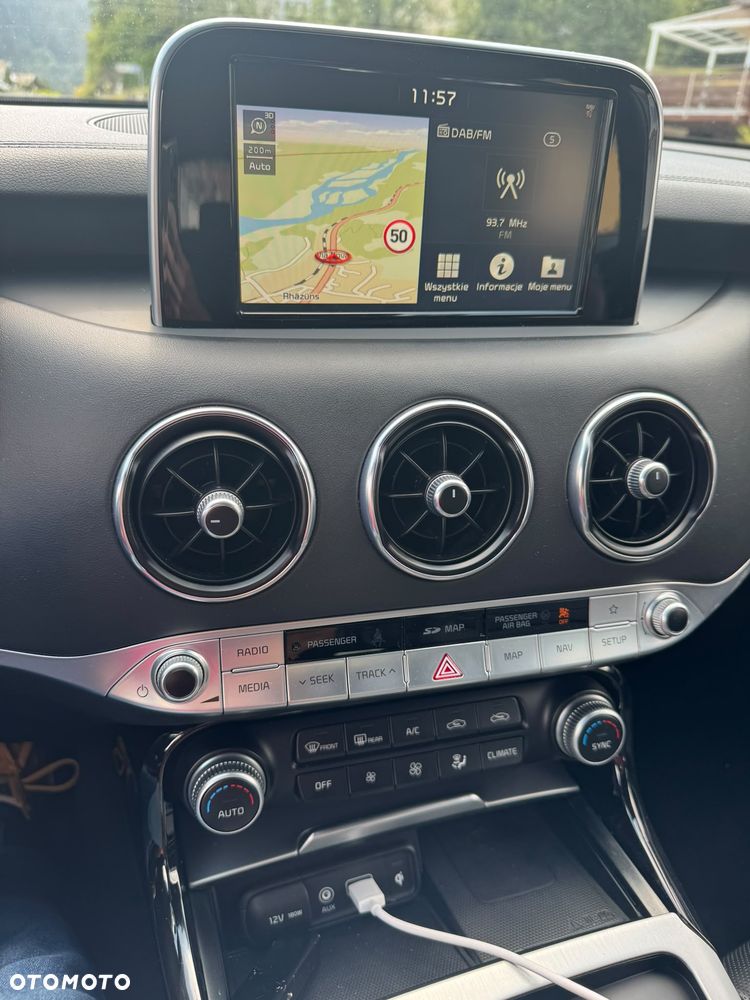 Kia Stinger - 10