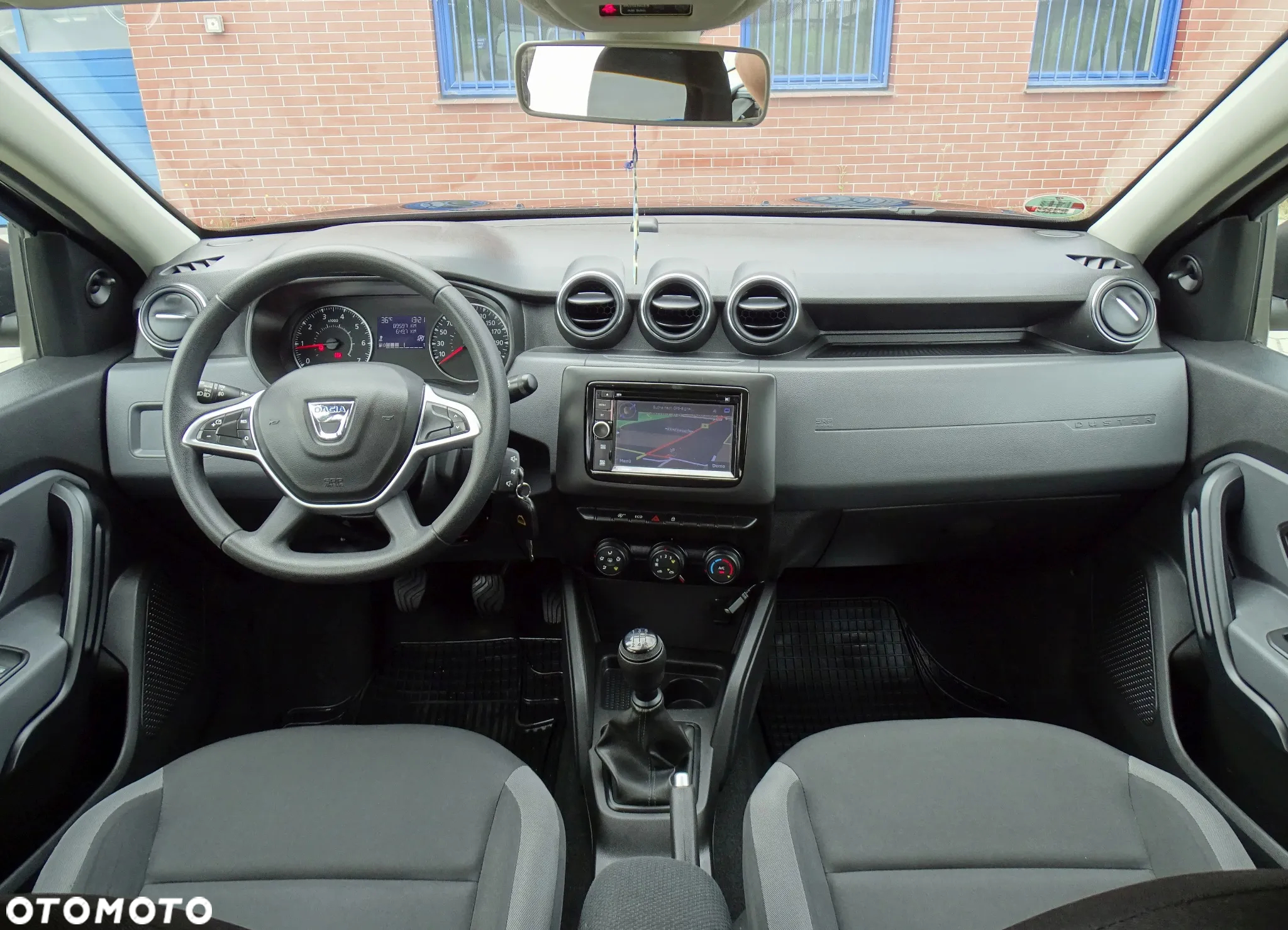 Dacia Duster 1.6 SCe Blackshadow S&S - 8