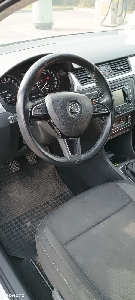 Skoda RAPID 1.6 TDI DPF Ambition Max - 8