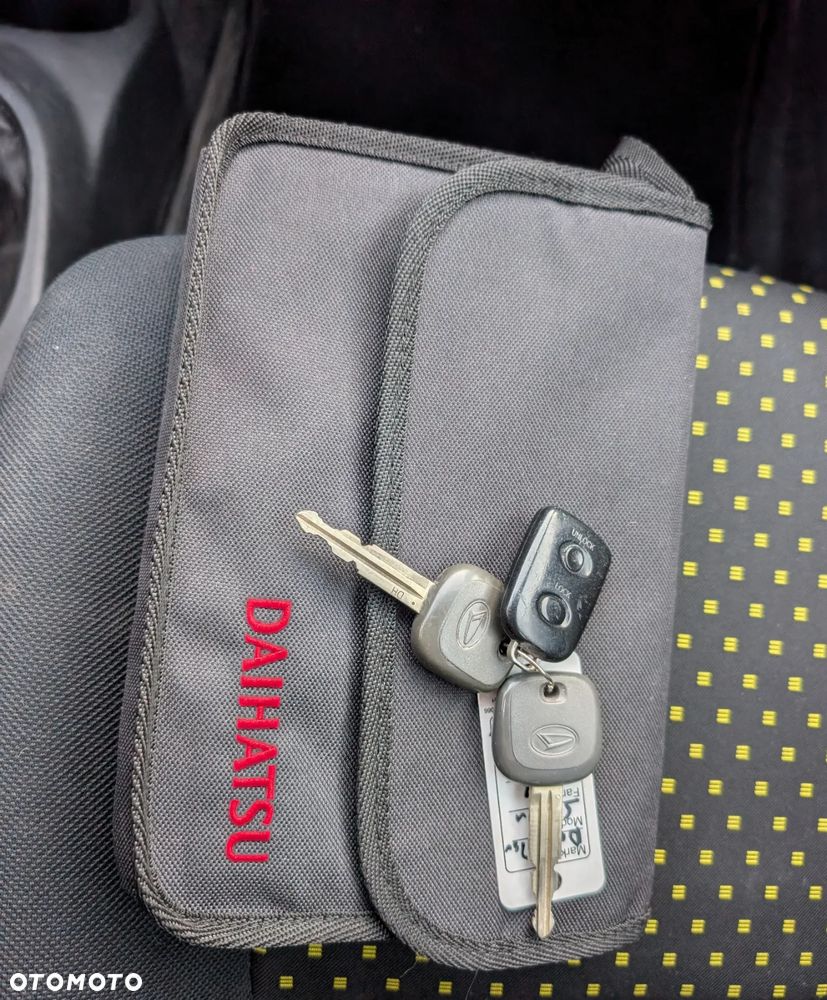 Daihatsu Sirion - 10