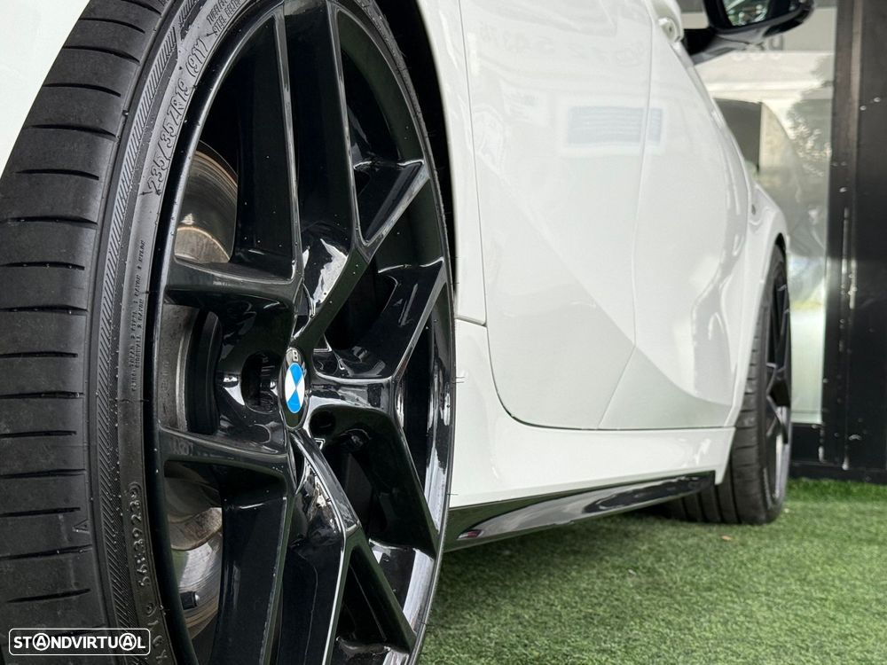 BMW 135 M135 i xDrive Pack 50 anos M - 24