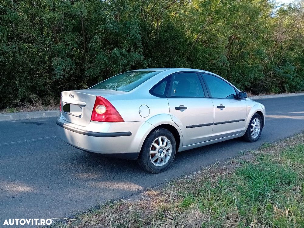 Ford Focus 1.6i Trend - 9