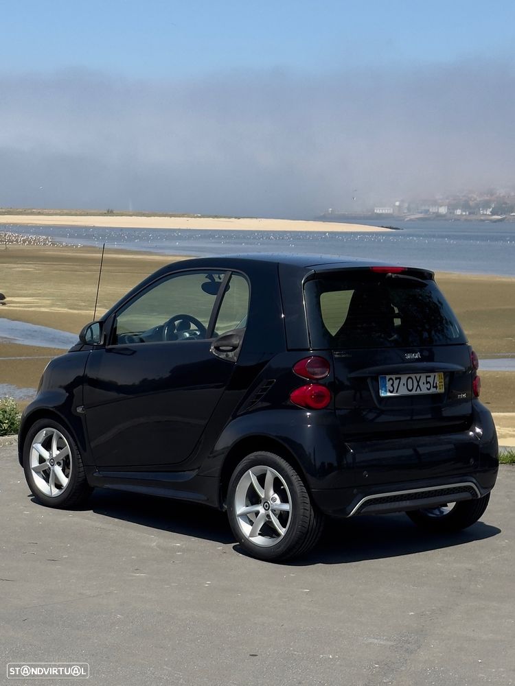 Smart ForTwo Coupé 1.0 mhd Passion 71 Softouch - 3