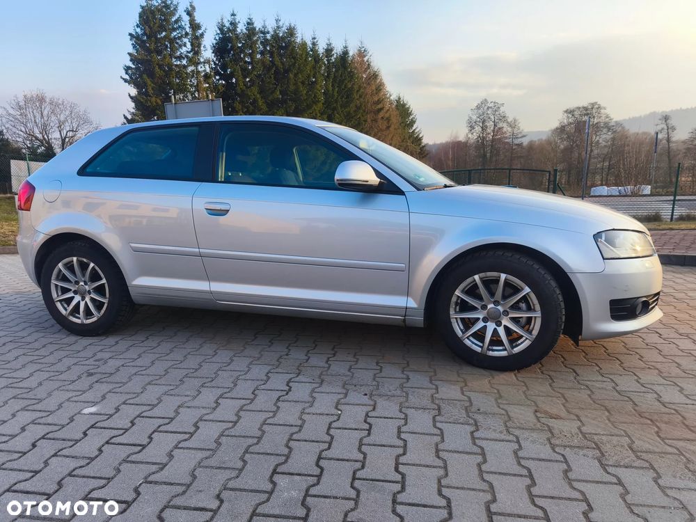 Audi A3 3-drzwiowe 2.0 TDI Ambiente - 3