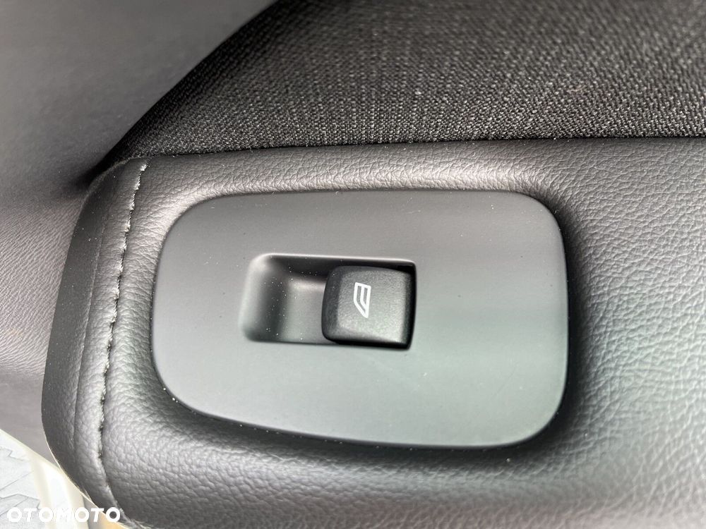 Volvo XC 60 B4 B Momentum - 19