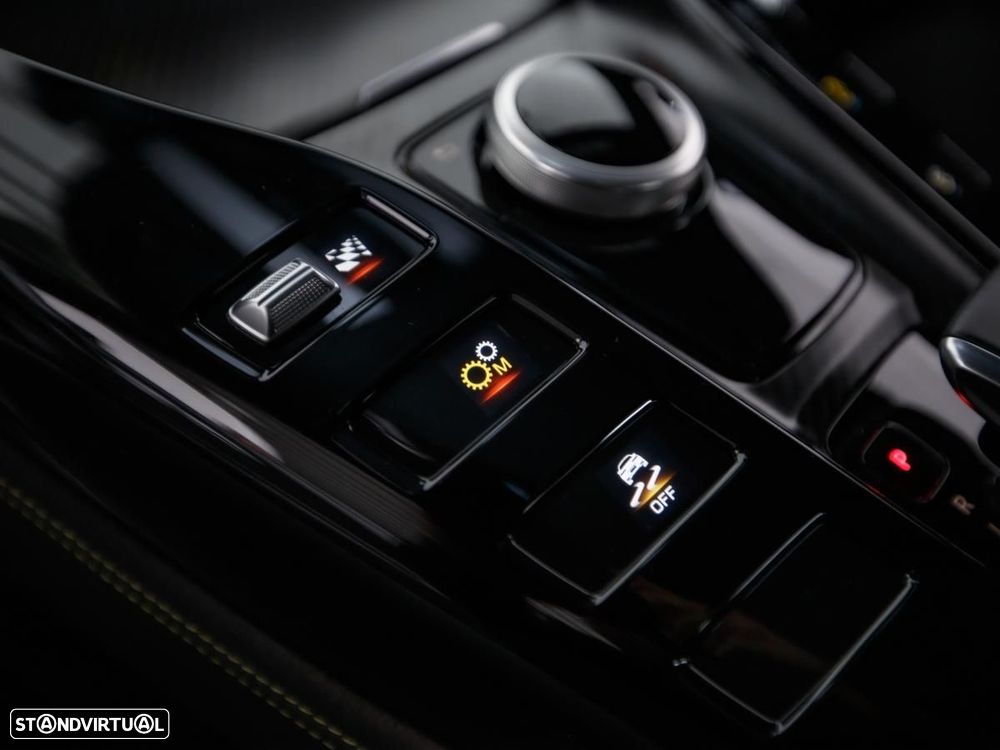 Mercedes-Benz AMG GT R - 28