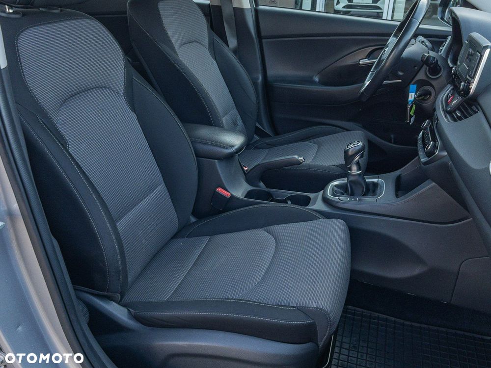 Hyundai i30 1.5 DPI Modern - 23