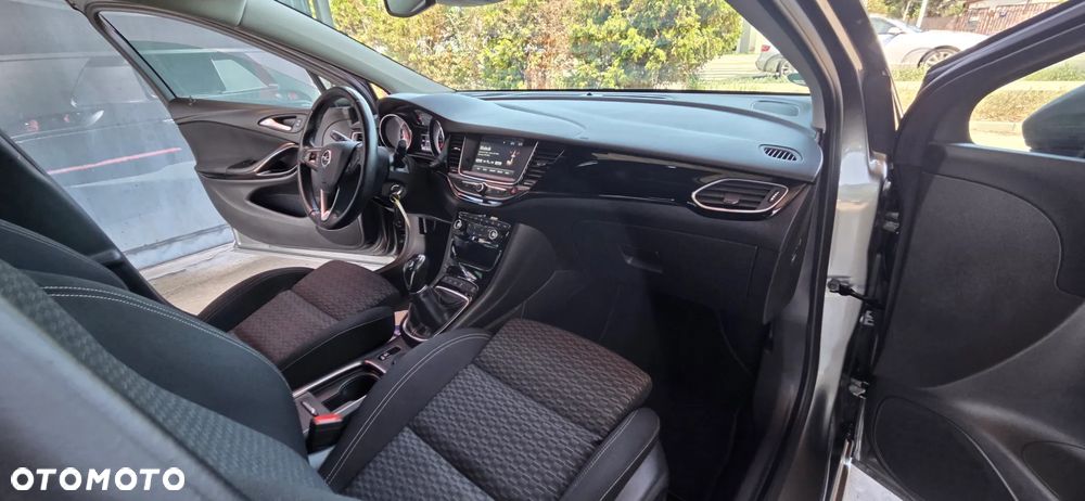 Opel Astra 1.4 Turbo Innovation - 37