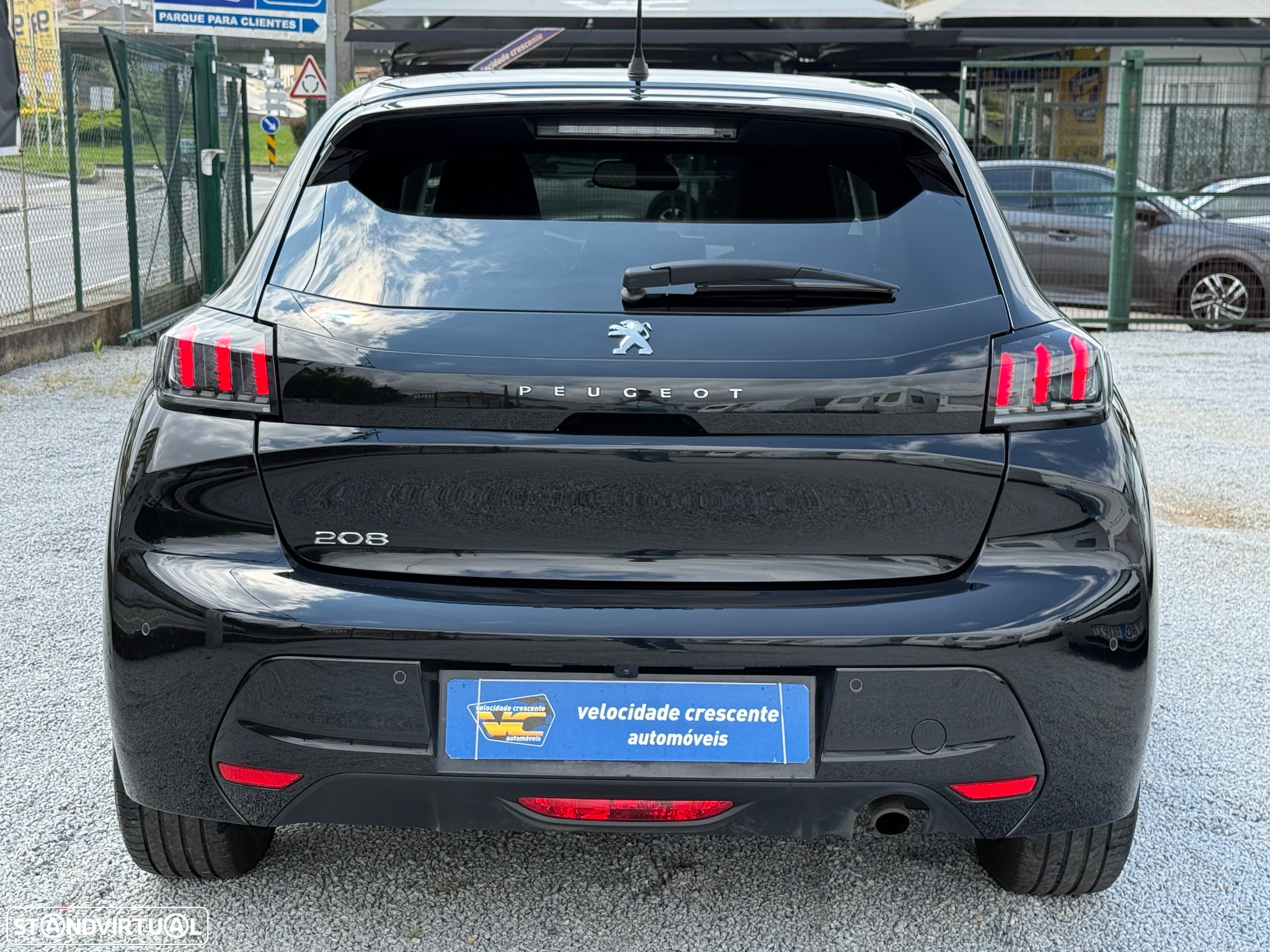 Peugeot 208 1.2 PureTech Allure - 11