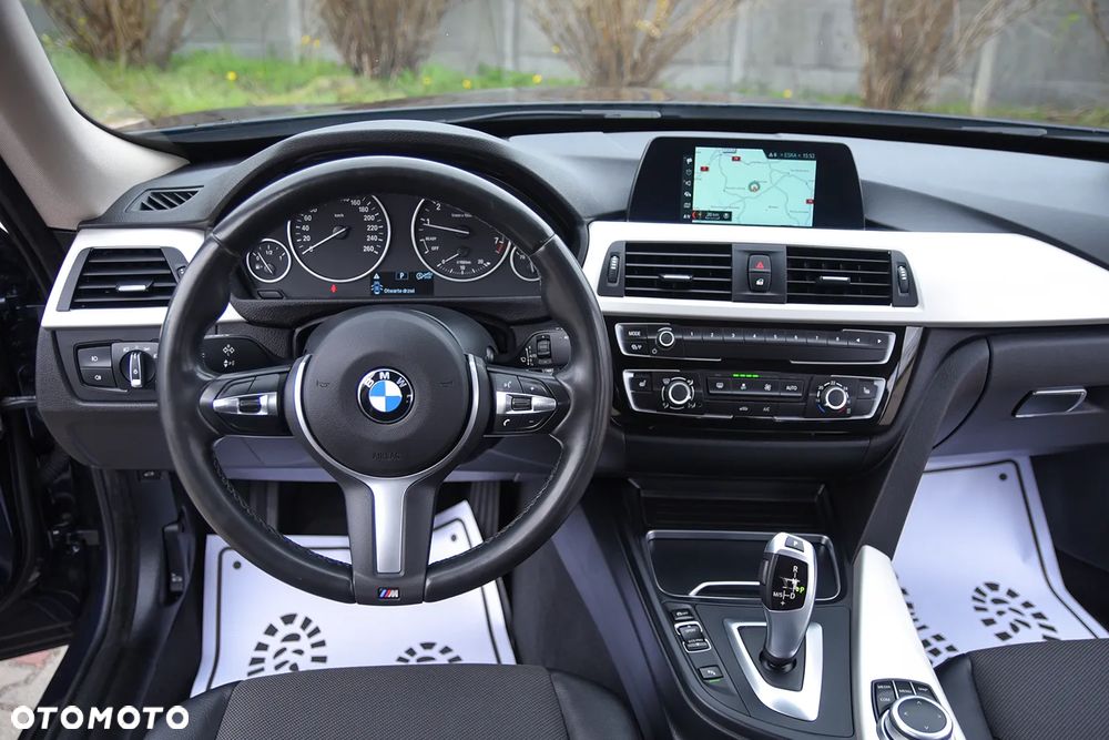 BMW Seria 3 320i xDrive Edition M Sport Shadow - 30
