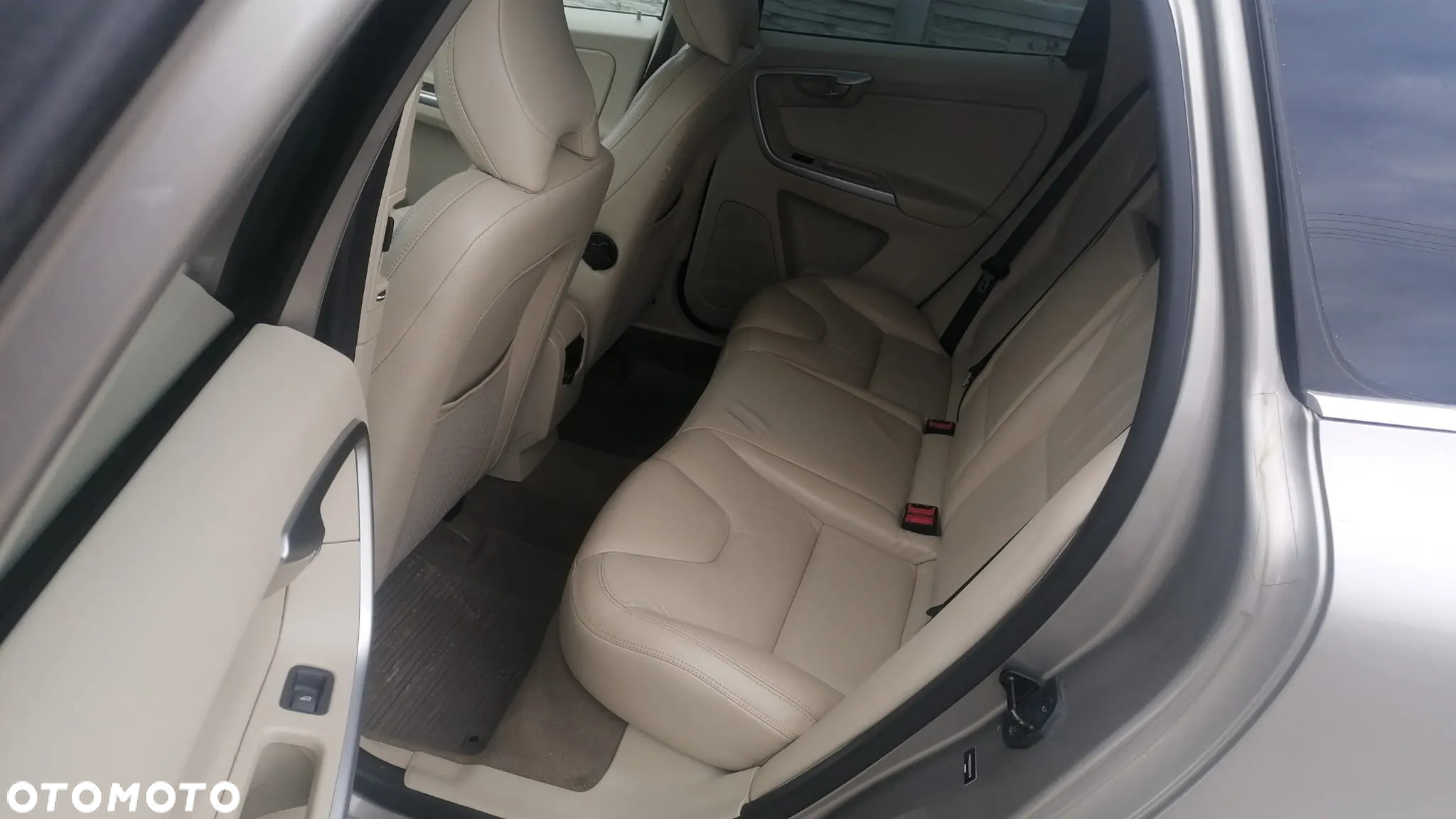 Volvo XC 60 T6 AWD Momentum - 22