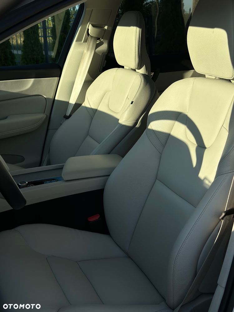 Volvo XC 60 B5 B AWD Plus Bright - 8