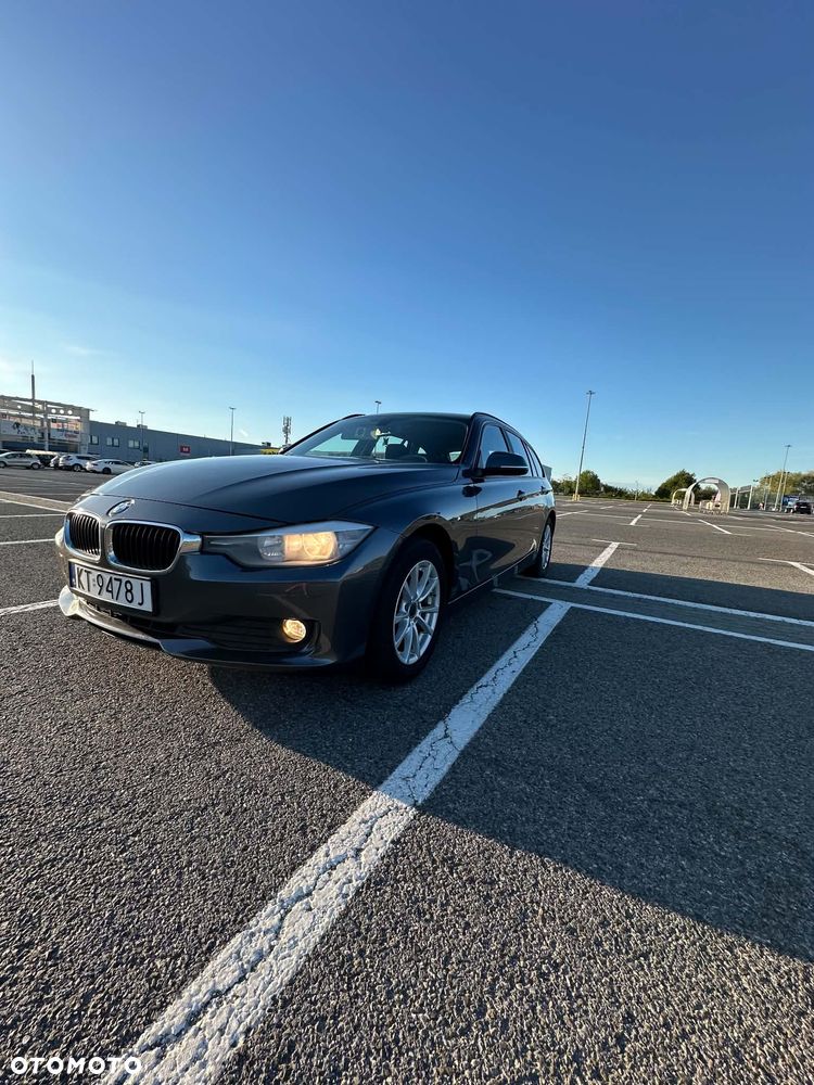 BMW Seria 3 318d xDrive - 2