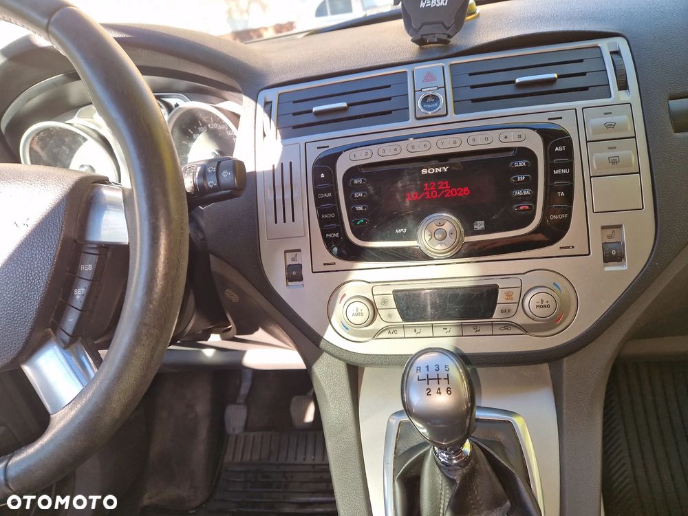 Ford Kuga 2010 photo 3
