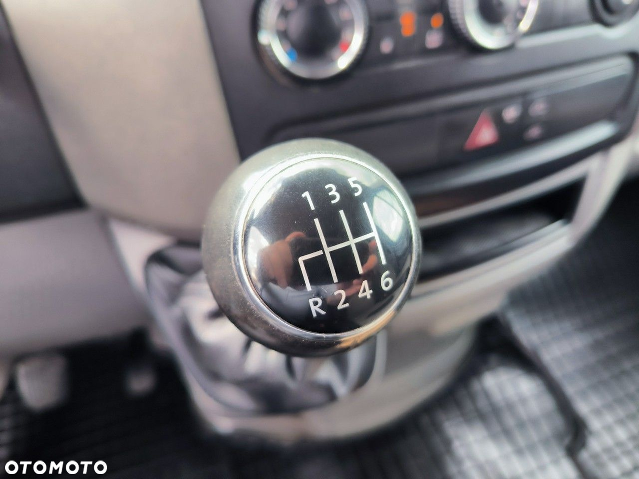Volkswagen Crafter - 13