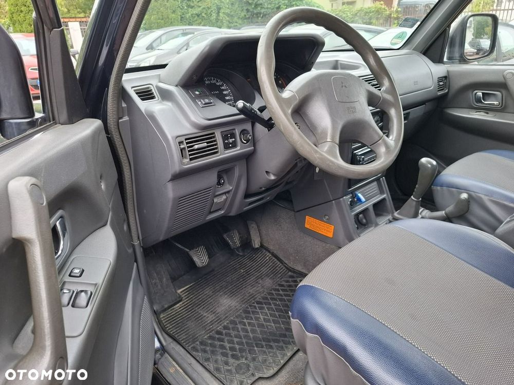 Mitsubishi Pajero - 27